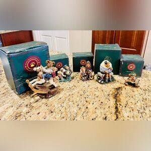 Boyds Bears figurine lot Christmas